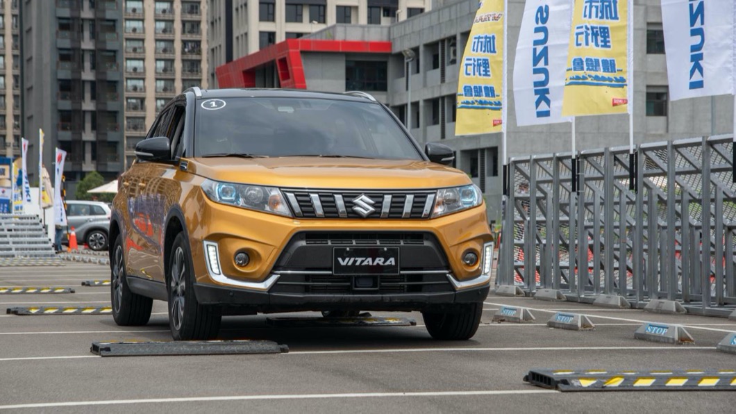 微顛簸路面亦是考驗避震器的調校功力。(圖片來源/ Suzuki)