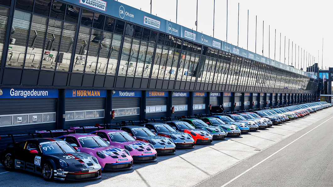 Porsche Mobile 1 Supercup 於2021賽季的八場賽事,由車手們實地測試先進生質燃料。(圖片來源/ Porsche)
