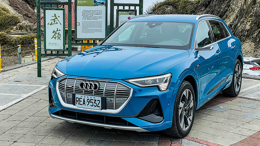 Audi e-tron剛獲選年度風雲車款。(圖片來源/ TVBS)
