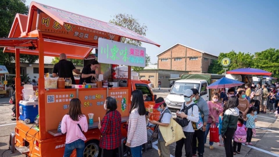 楊先生的愛車不僅讓他結識了許多同好,也完成了自己的創業理想,可以說是興趣與事業完美結合的最佳典範。(圖片來源/ 網友楊先生)