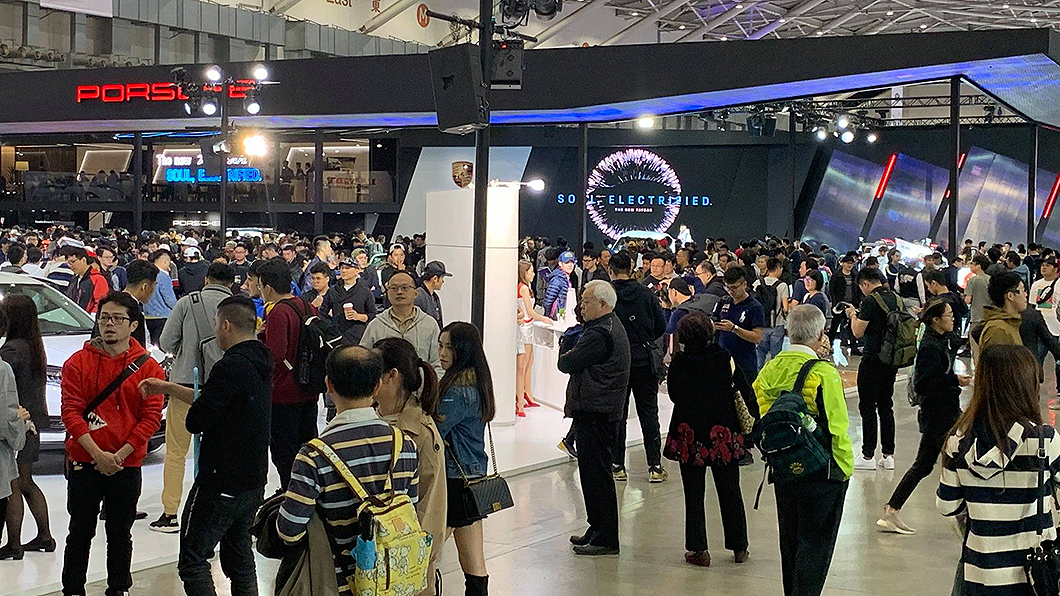 2020世界新車大展由於在疫情爆發前結束，吸引許多人潮觀展。(圖片來源/ TADA)