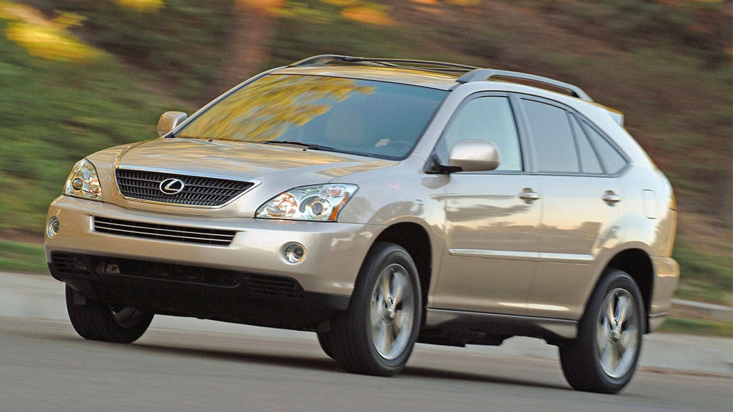 Lexus RX400h為品牌首款搭載Hybrid車型,也是過去15年來最暢銷的油電混合款式。(圖片來源/ Lexus)