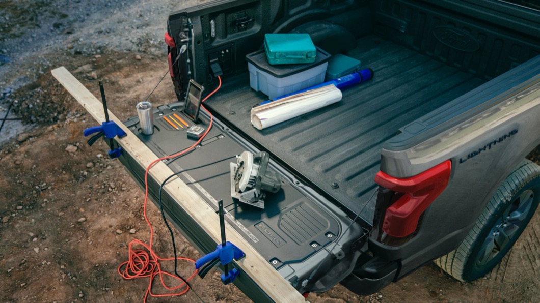 此外F-150 Lightning車上也配備9.6kW電源,可以做為家庭用電使用。(圖片來源/ Ford)