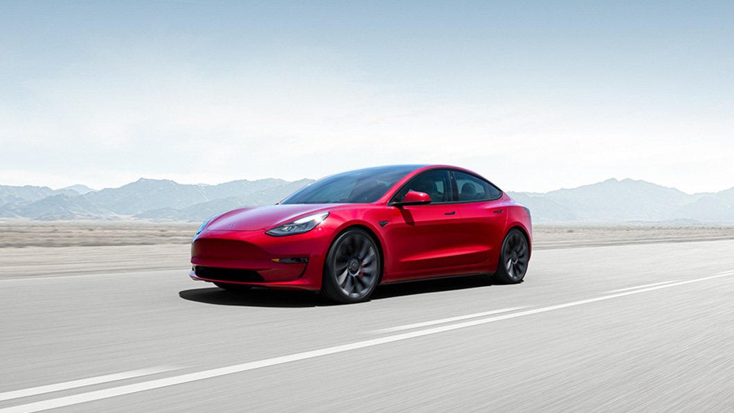 六月底前完成交車,即可加購最新第三代壁掛式充電座。(圖片來源/ Tesla)