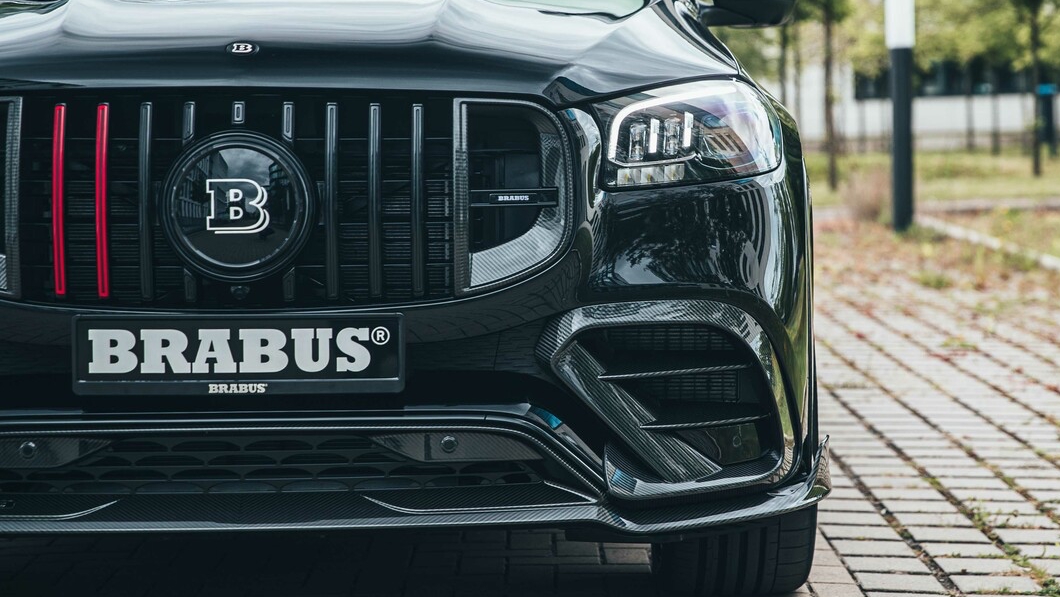 水箱護罩經過重新設計,並且以碳纖維材質呈現。(圖片來源/ Brabus)