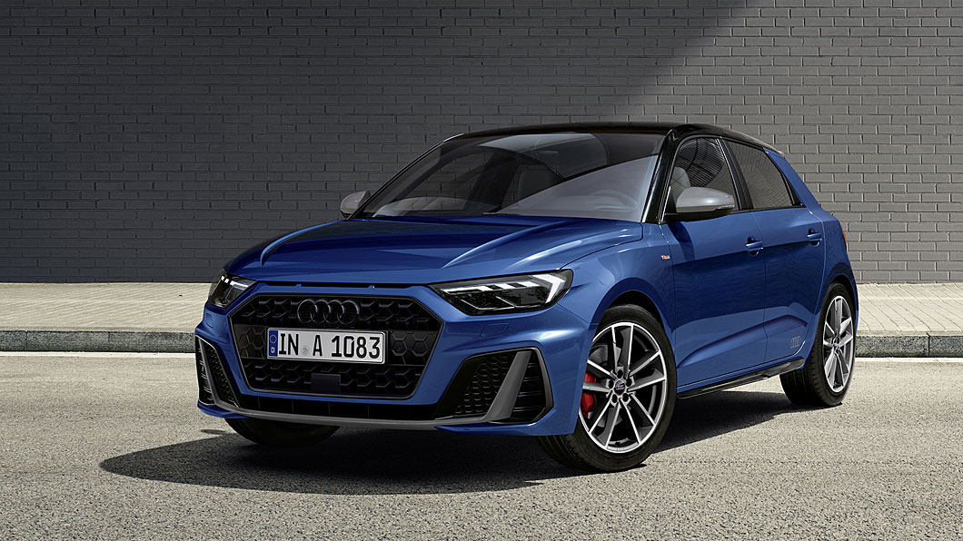 A1 Sportback除了黑化套件之外,還可選配鉑金灰色空力導流與後視鏡外殼。(圖片來源/ Audi)