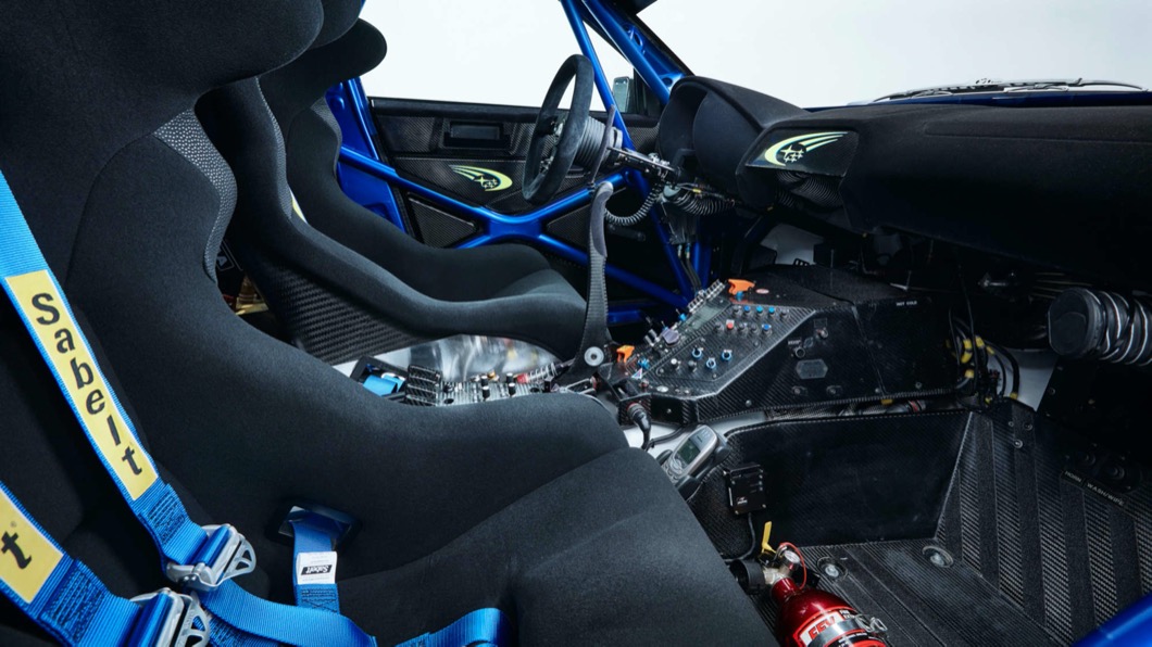 幾經轉售過後，這輛車在2019年又由Prodrive進行徹底翻新，修復成2004年參與日本拉力賽的規格。(圖片來源/ Silverstone Auctions)