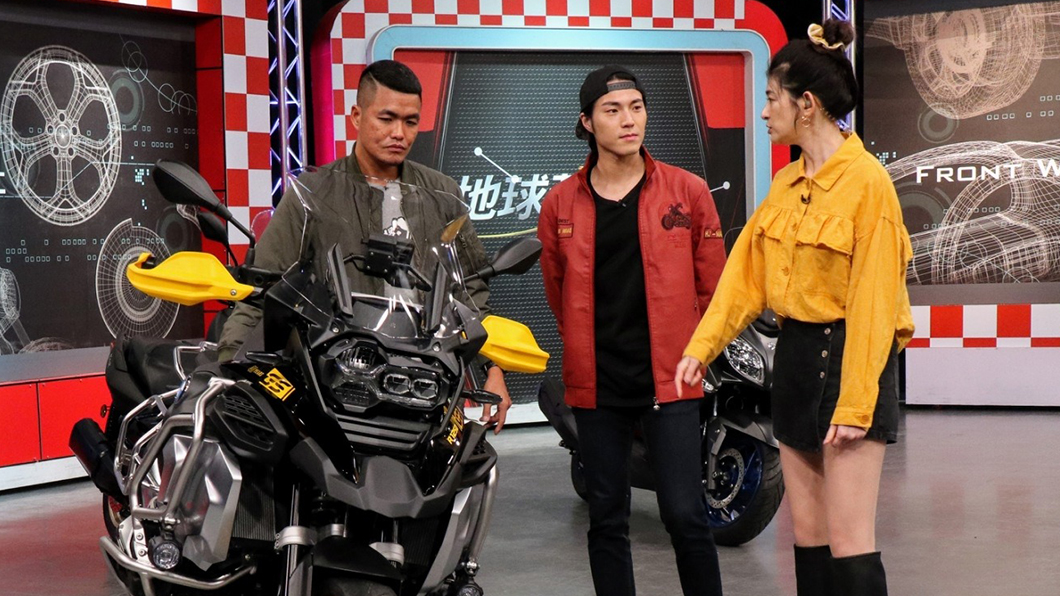 小三表示SV650車身甚至比很多黃牌還窄。（圖片來源/ TVBS）