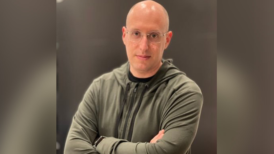 在蘋果服務將近22年,並且也身為泰坦計畫初始成為的資深經理Benjamin Lyon在今年2月離職。(圖片來源/ 擷取自Twitter)
