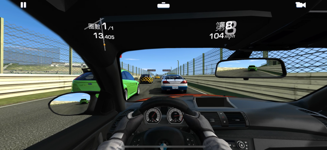 Real Racing 3也是有車商授權,而且也會不定時新增車款。(圖片來源/ Real Racing 3)