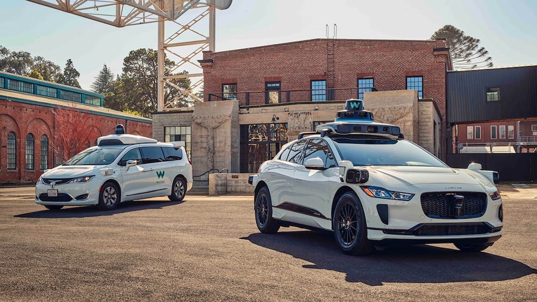 Waymo將無人駕駛技術用在Chrysler Pacifica Hybrid minivan、Jaguar I-PACE。(圖片來源/ Waymo)