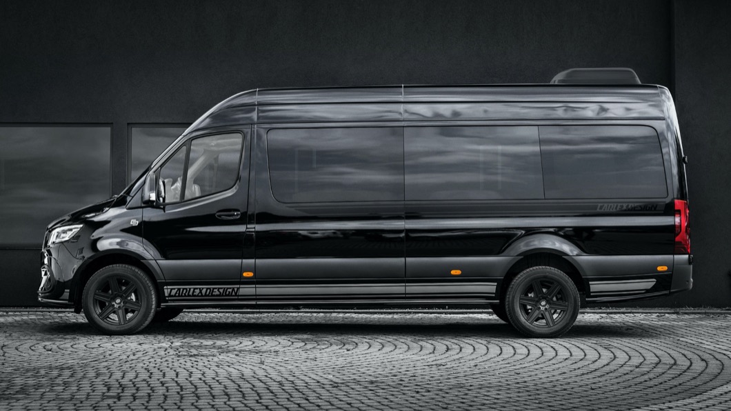 Carlex Design不這麼認為,以M-Benz Sprinter為基礎,打造出風格更強烈、內裝更豪華的Urban Edition Sprinter。(圖片來源/ Carlex Design)