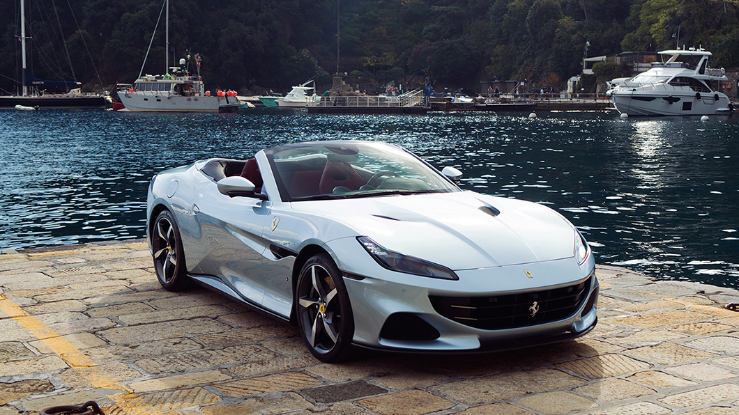 Portofino M搭配上全新8速變速箱體積縮小20%,而扭力輸出則提升高達35%,並可以在換檔過程中傳遞高達122公斤米的動態扭力。(圖片來源/ Ferrari)