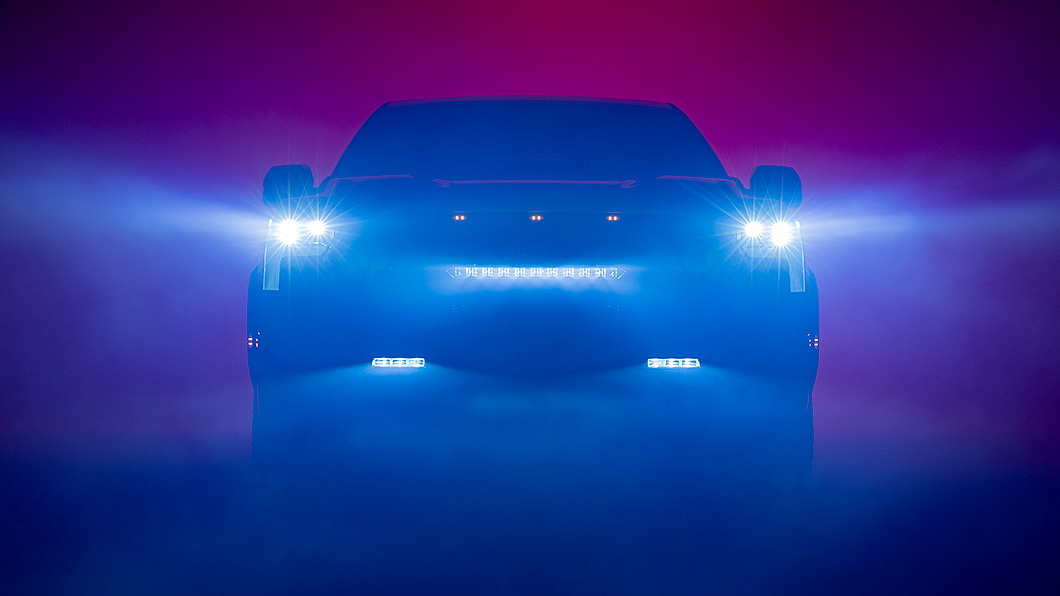 Toyota在不到一個月的時間裡面連發兩則預告,宣布大改Tundra發表時間不遠。(圖片來源/ Toyota)