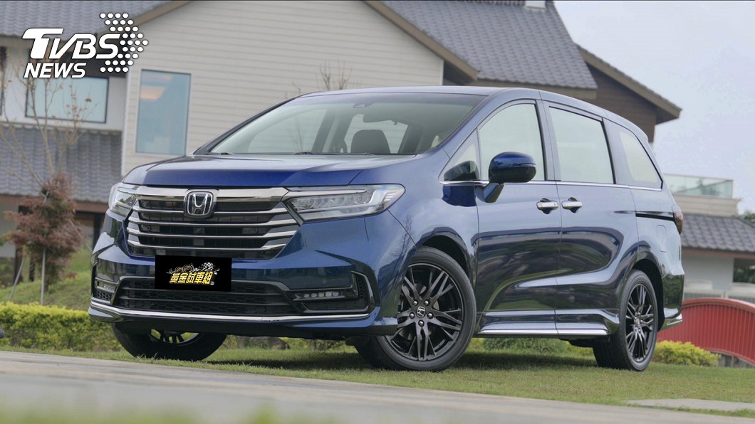 Honda Odyssey這次也加入電動尾門設計,甚至也有腳踢感應式功能。(圖片來源/ TVBS)