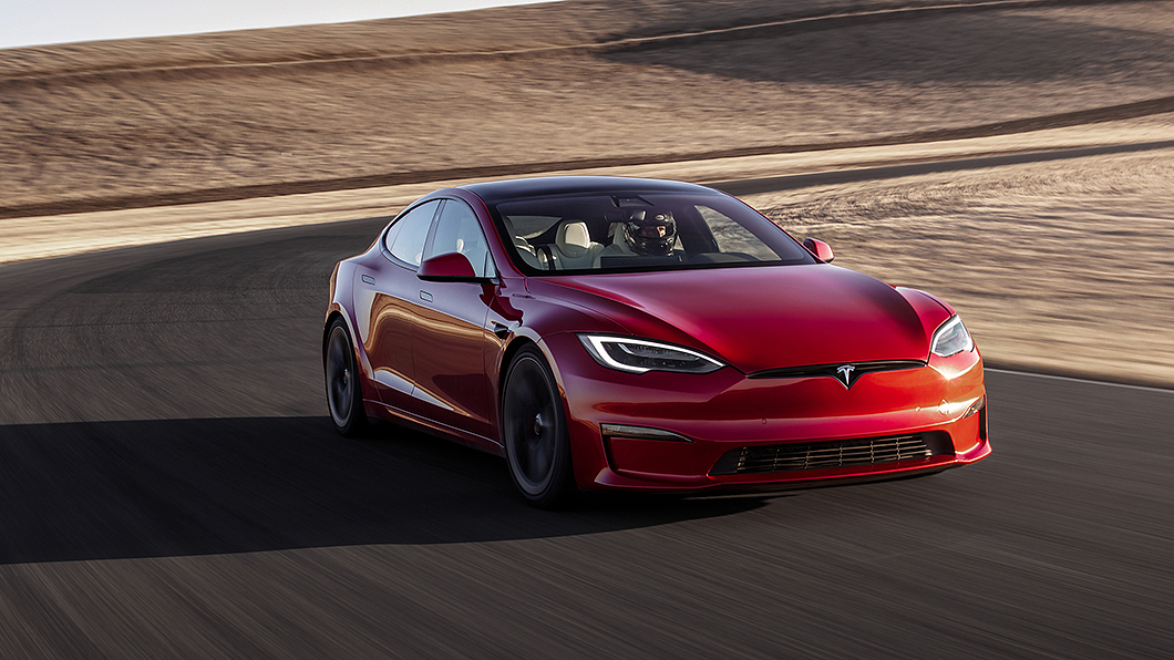 當Tesla將超充站足跡深入新疆,車主便可以開著電動車穿過沙漠地區。(圖片來源/ Tesla)
