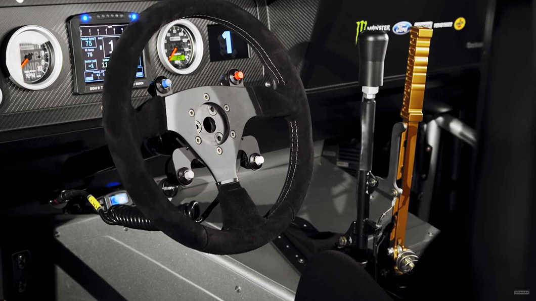 重金改造的F-150植入Ford GT賽車3.5 升V6雙渦輪增壓心臟,可壓榨出914 hp/97kgm超狂動力。 (圖片來源/ Ken Block)