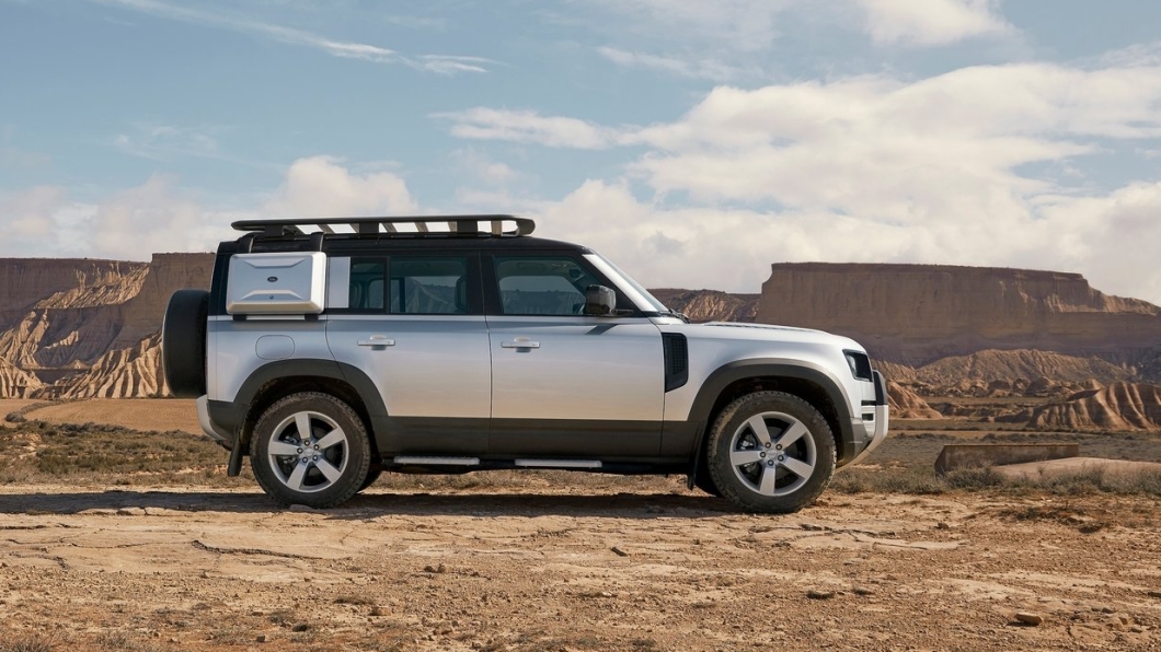 Land Rover Defender 130車型現身! 第三排空間更加寬敞