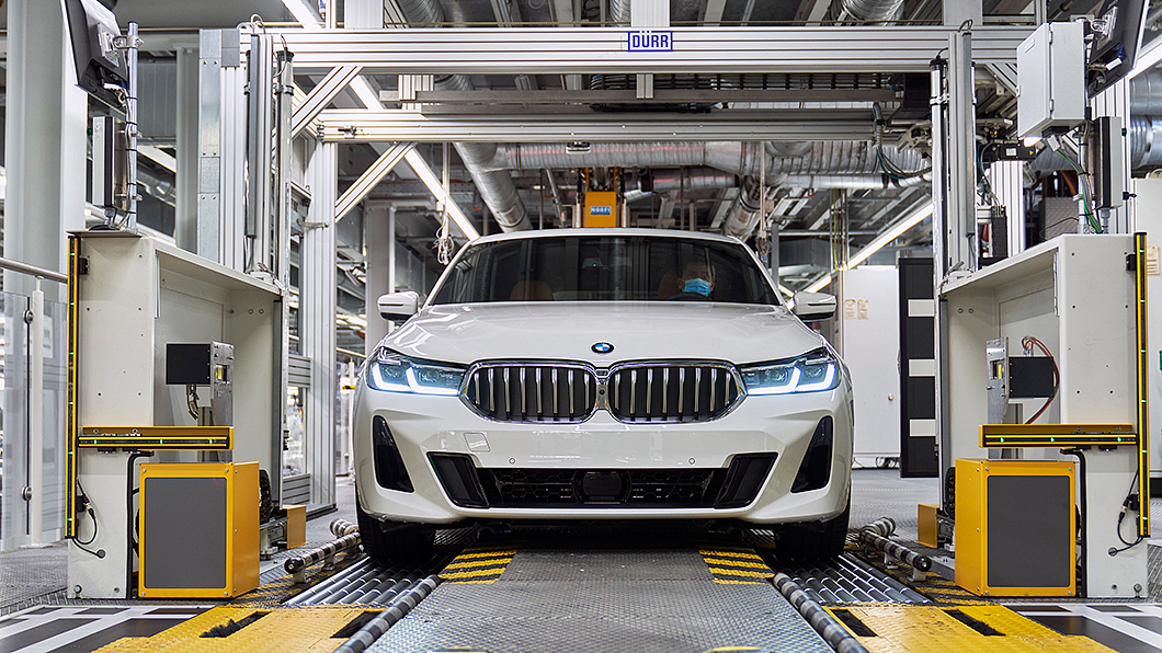 BMW表示,光是本週就有約1萬輛車因為缺乏晶片的關係卡在生產線。(圖片來源/ BMW)