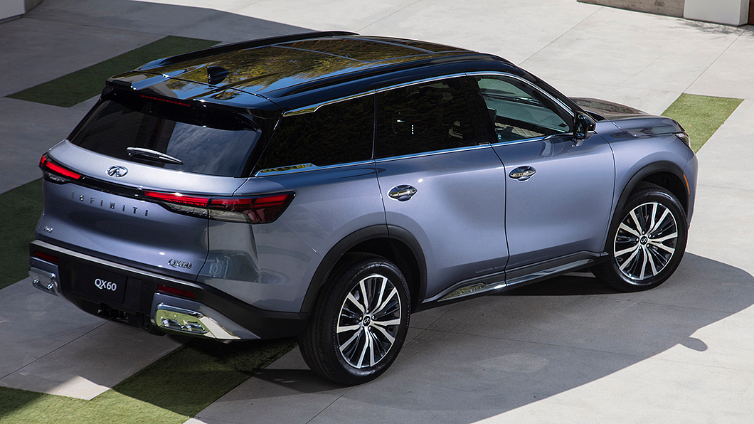 取消新月形C柱,改用雙色車身營造優雅氣勢。(圖片來源/ Infiniti)
