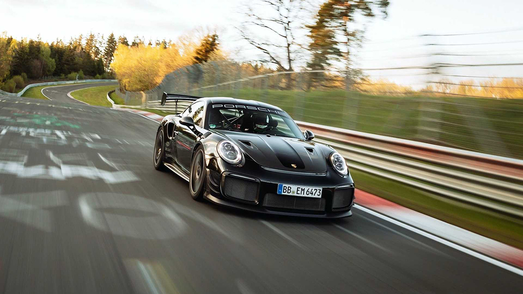 Manthey Performance專屬開發底盤、空力、制動系統,使911 GT2 RS在公證監督下以6分43.3成績打敗M-AMG GT黑色系列,統治「綠色地獄」。(圖片來源/ Porsche)