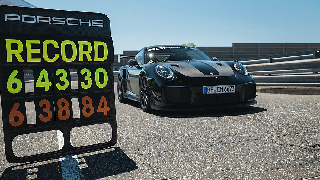 時隔4年,Porsche 911再次以911 GT2 RS拿下Nürburgring北賽道最速量產車位置,單圈時間甚至推進將近5秒之多。(圖片來源/ Porsche)