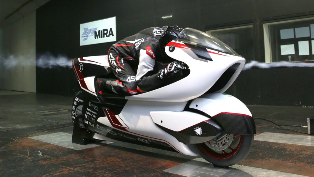 WMC250EV預計將使用四組無刷電動馬達驅動,並且以15kW的鋰電池進行供電。(圖片來源/ WMC)
