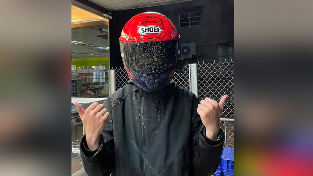 這張驚悚的照片也讓看到的網友嚇得直喊「說服我買全罩安全帽了!」。(圖片來源/ 臉書《路上觀察學院》)