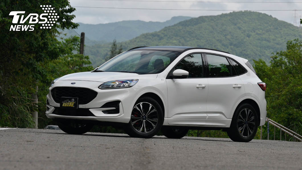 Ford於7/5正式推出21.5年式Kuga X車型,針對配備方面進行調整。(圖片來源/ TVBS)