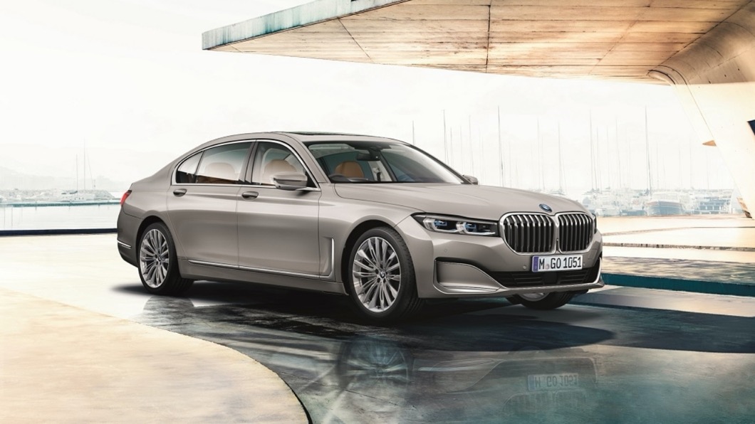 BMW 7系列Diamond Edition 740Li升級智慧雷射頭燈與專屬20吋輪圈。(圖片來源/ BMW)