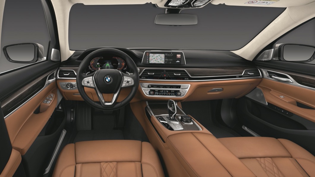 BMW 7系列Diamond Edition也帶來極致奢華的座艙,提供頂級Nappa真皮內裝搭配菱格紋縫線。(圖片來源/ BMW)