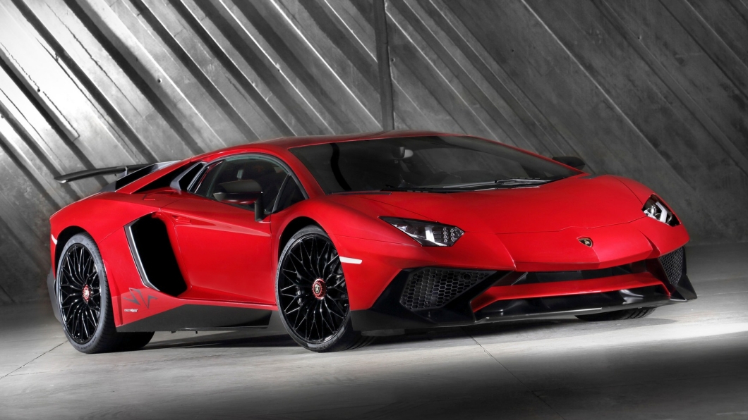 Lamborghini Aventador SV擁有V12引擎著實令人著迷，但性能表現在三輛車內表現不佳。（圖片來源/ Lamborghini）