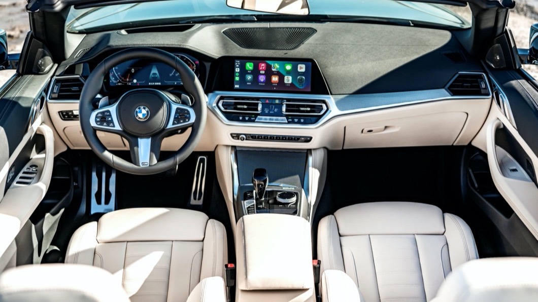 內裝設計方面,430i M Sport Convertible仍帶來極具科技感的配備。(圖片來源/ BMW)