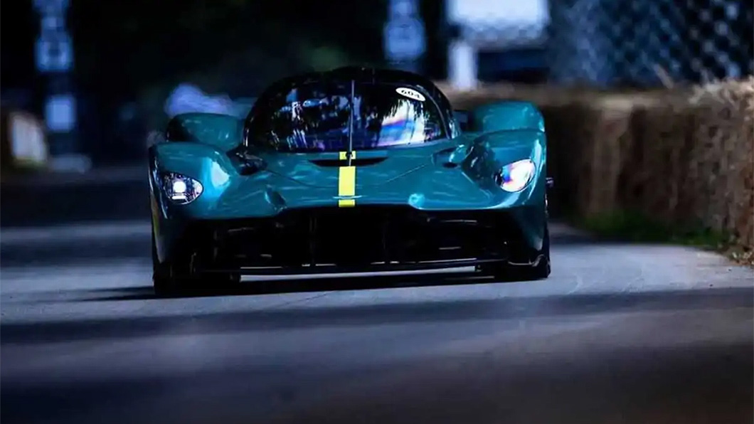 Aston Martin賽道女武神首次出征就失利 原因只值20塊錢?