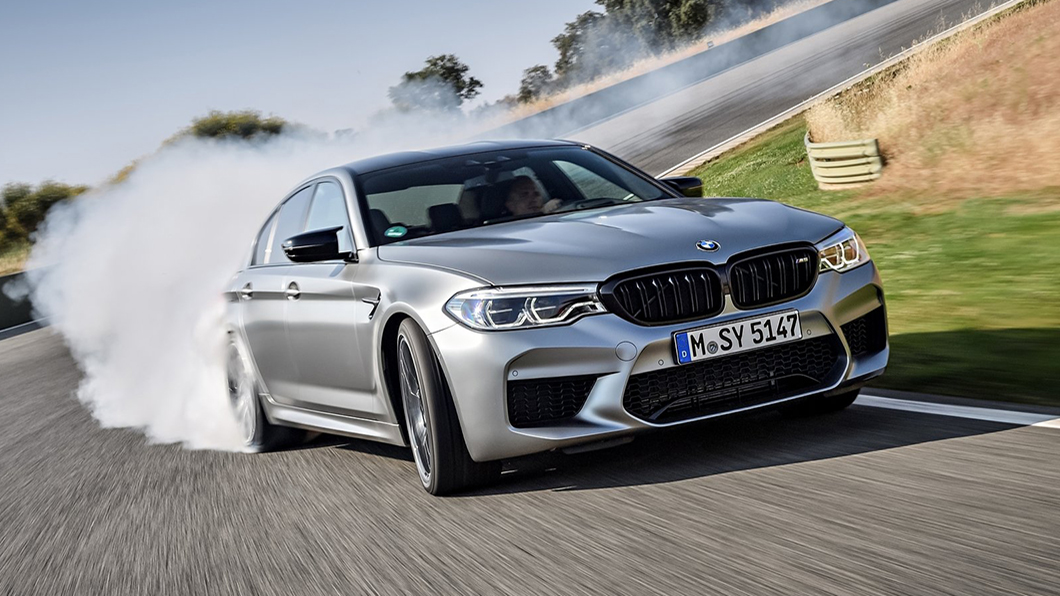 曾經是內燃機地表一方之霸的BMW M5 Competition面對電動車全無勝算，前景黯淡。（圖片來源/ BMW）