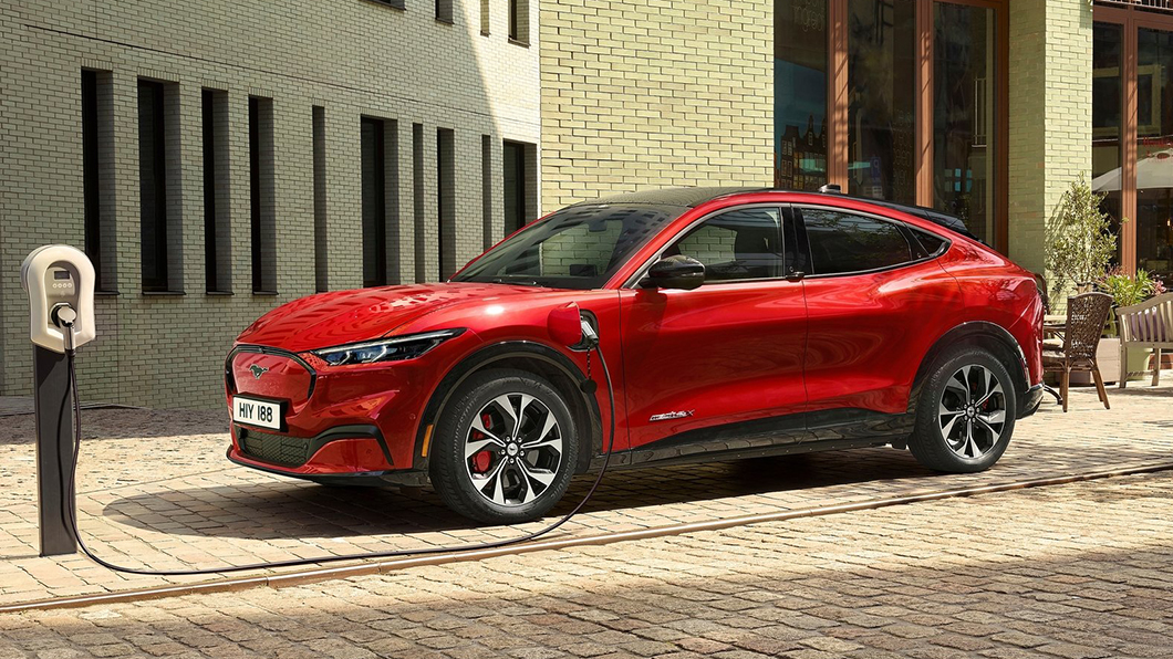 Tesla CEO馬斯克表示,有其它車商已「低調」在使用Tesla充電系統。(圖片來源/ Tesla)