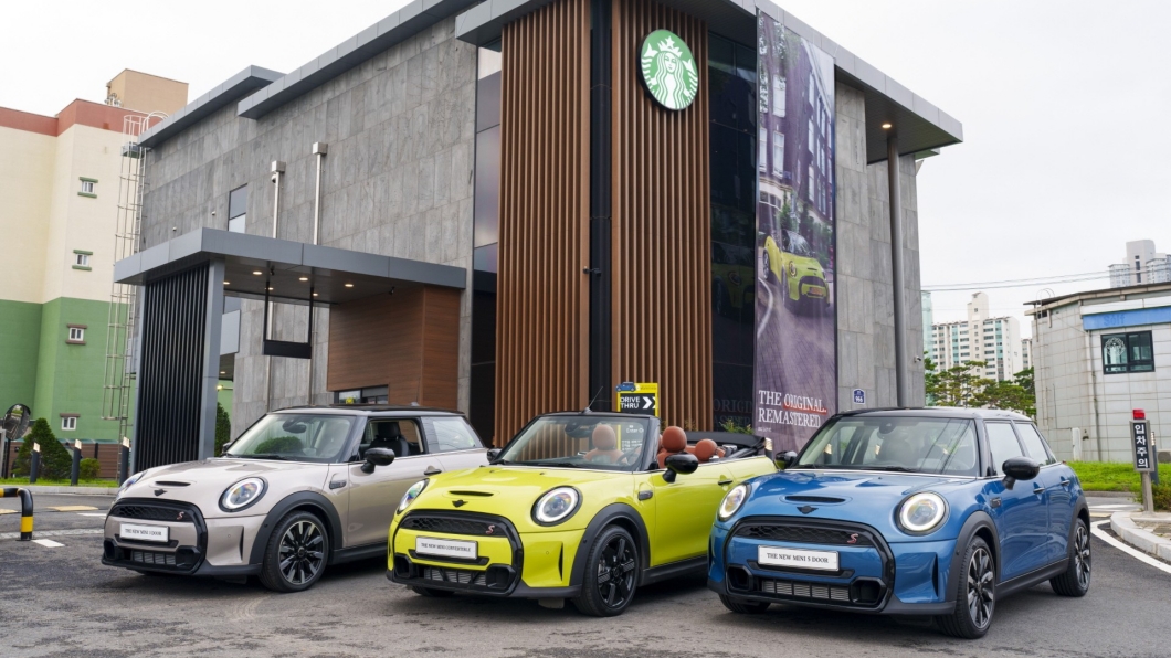 Mini Cooper S三門、五門以及敞篷車款都參與了這次的合作。(圖片來源/ MINI)
