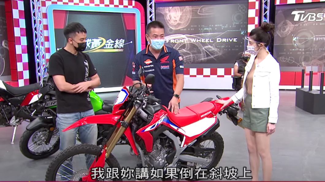 越野車強調輕量,才有利車主在Off Road倒車時脫身。(圖片來源/ TVBS)