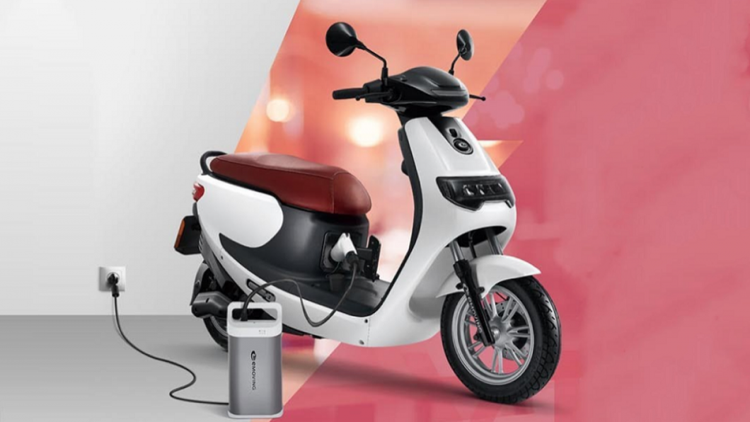 動力方面iE125車上的電動馬達可以提供8.05匹最大馬力,時速0-50km/h加速僅需3.9秒。