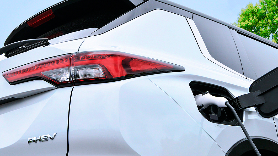 Outlander將於今年財報年度下半年發表新一代Outlander PHEV。(圖片來源/ Mitsubishi)