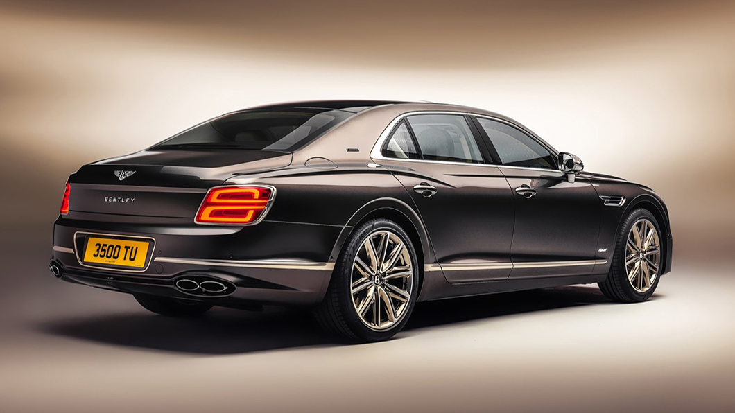 先進的Hybrid混合動力系統可提供536 bhp / 750 Nm粽效輸出,滿油時最大行駛里程達700公里,堪稱有史以來最高效的賓利。(圖片來源/ Bentley)