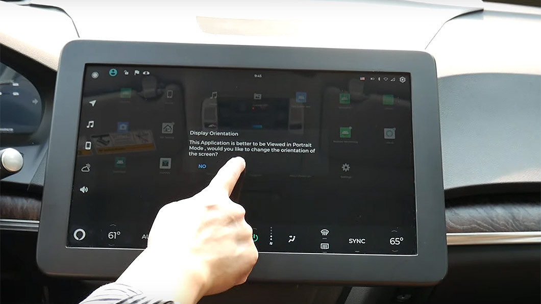跨品牌合作? Mitsubishi在Acura MDX上測試中控台旋轉螢幕