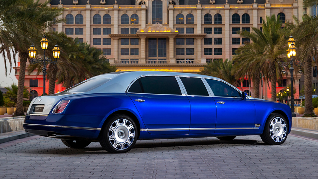 Mulsanne Grand Limousine車身比一般Mulsanne加長1,000mm,並額外提供79mm頭部空間,營造出與眾不同的移動體驗。(圖片來源/ Bentley)