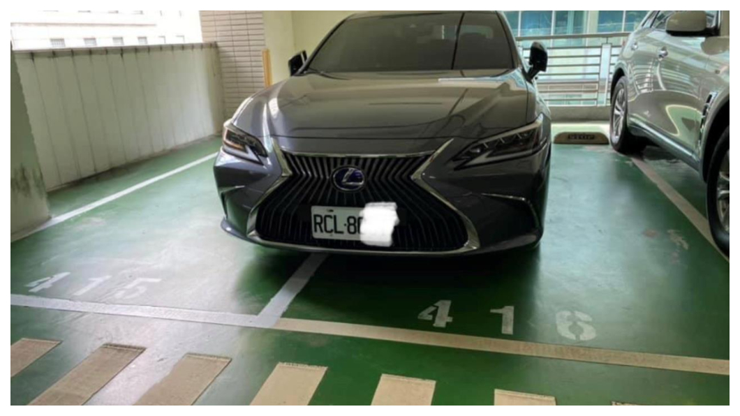 上班車位難尋遇傻眼停車方式　背後原因太無奈　