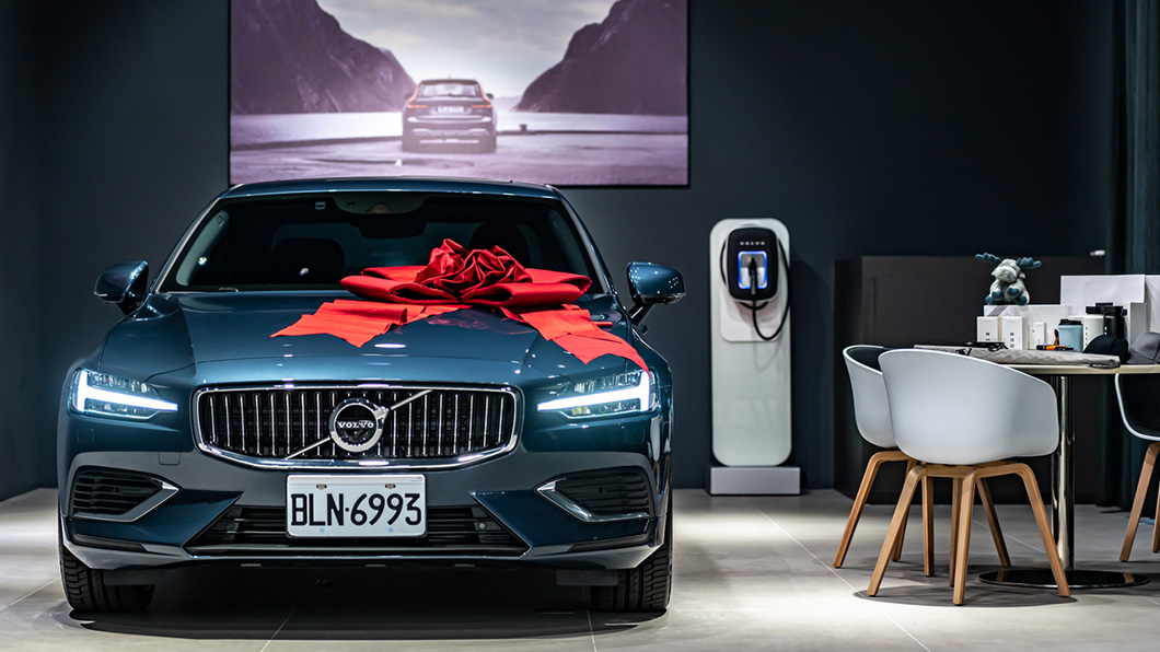 客休區後方為Volvo Selekt展示區,另設有兩間貴賓交車室為喜迎新車入庫的車主提供不受打擾的空間。(圖片來源/ Volvo)