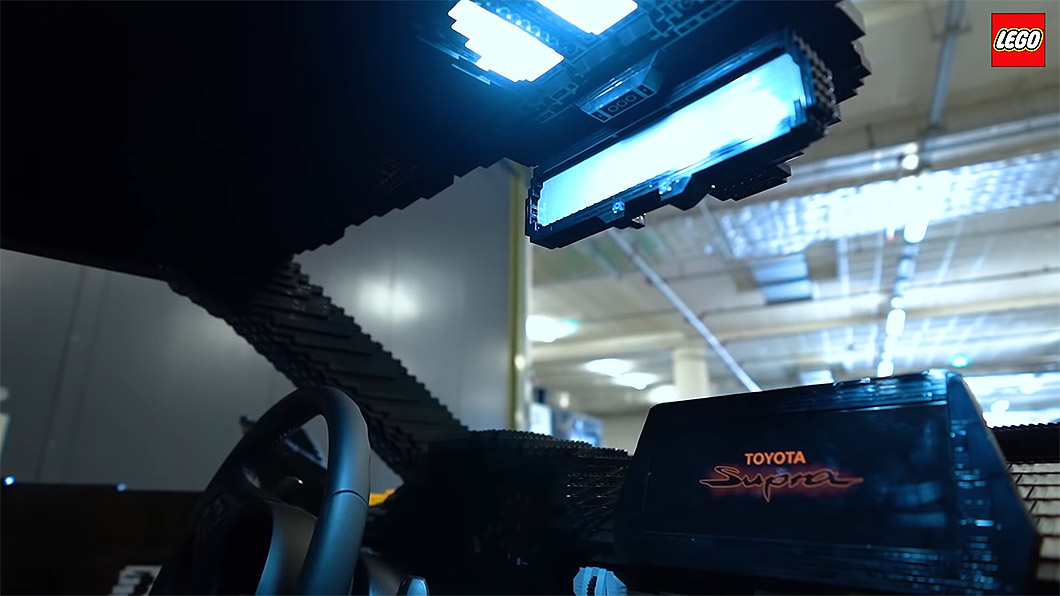 為了能夠駕駛，車內像是方向盤、座椅還是用真實零件。（圖片來源/ Toyota）