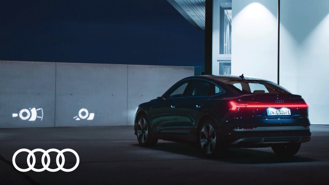 Audi身為燈具設計的佼佼者,現在e-tron車上的頭燈還有動畫顯示。(圖片來源/ Audi)