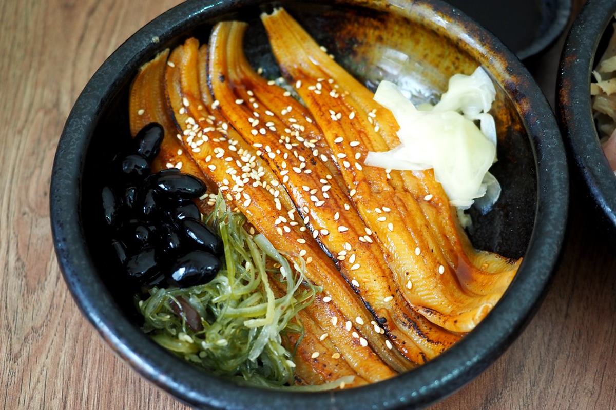 西湖水產的炙燒星鰻丼相當熱門。（圖／加小菲愛碎碎唸提供）