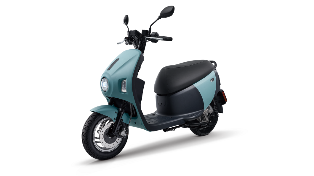 eMoving首款換電型電動機車曝光 EZ1預售價3.79萬起8/23正式發表