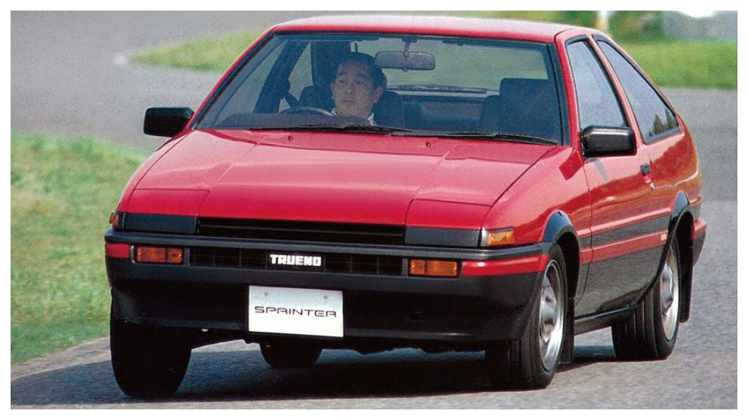 日本知名賽車漫畫《頭文字D》主角藤原拓海的坐駕AE86,也是衍伸自第五代Corolla的運動款車型。(圖片來源/Toyota)